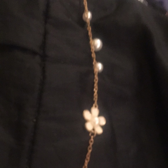 COPY - 19” Necklace gold chain and white enamel daisy - Picture 2 of 7